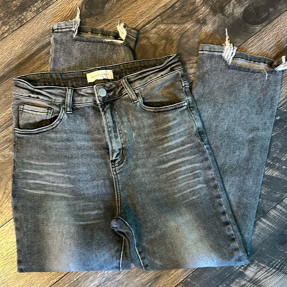 Risen Straight Leg Distressed Jeans size 7/28